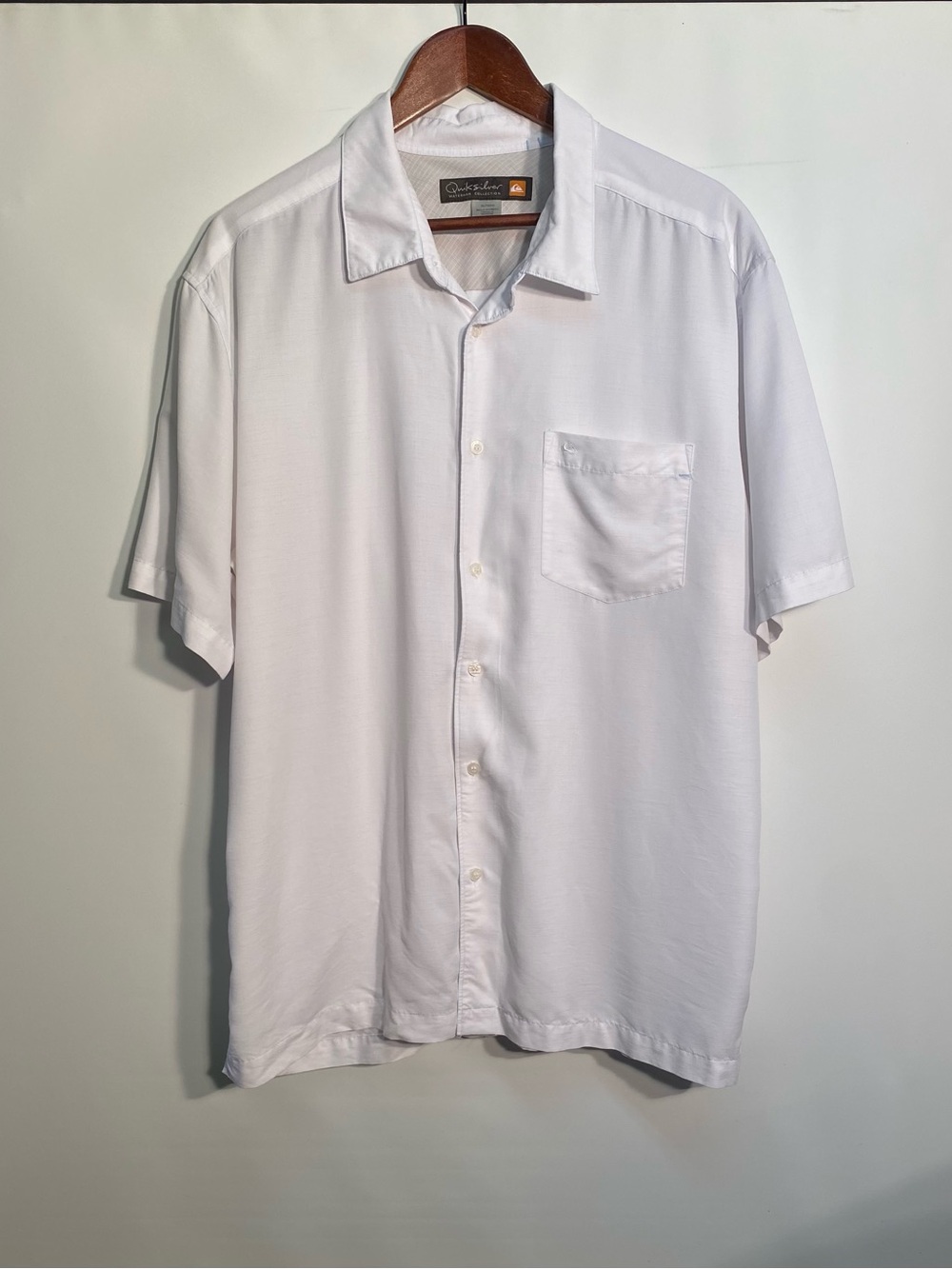 Quiksilver Men's Short-Sleeve Button-Down Shirt in White